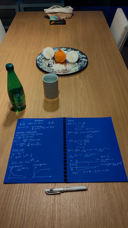 Cahier Blueprint, stylo à gel blanc inclus